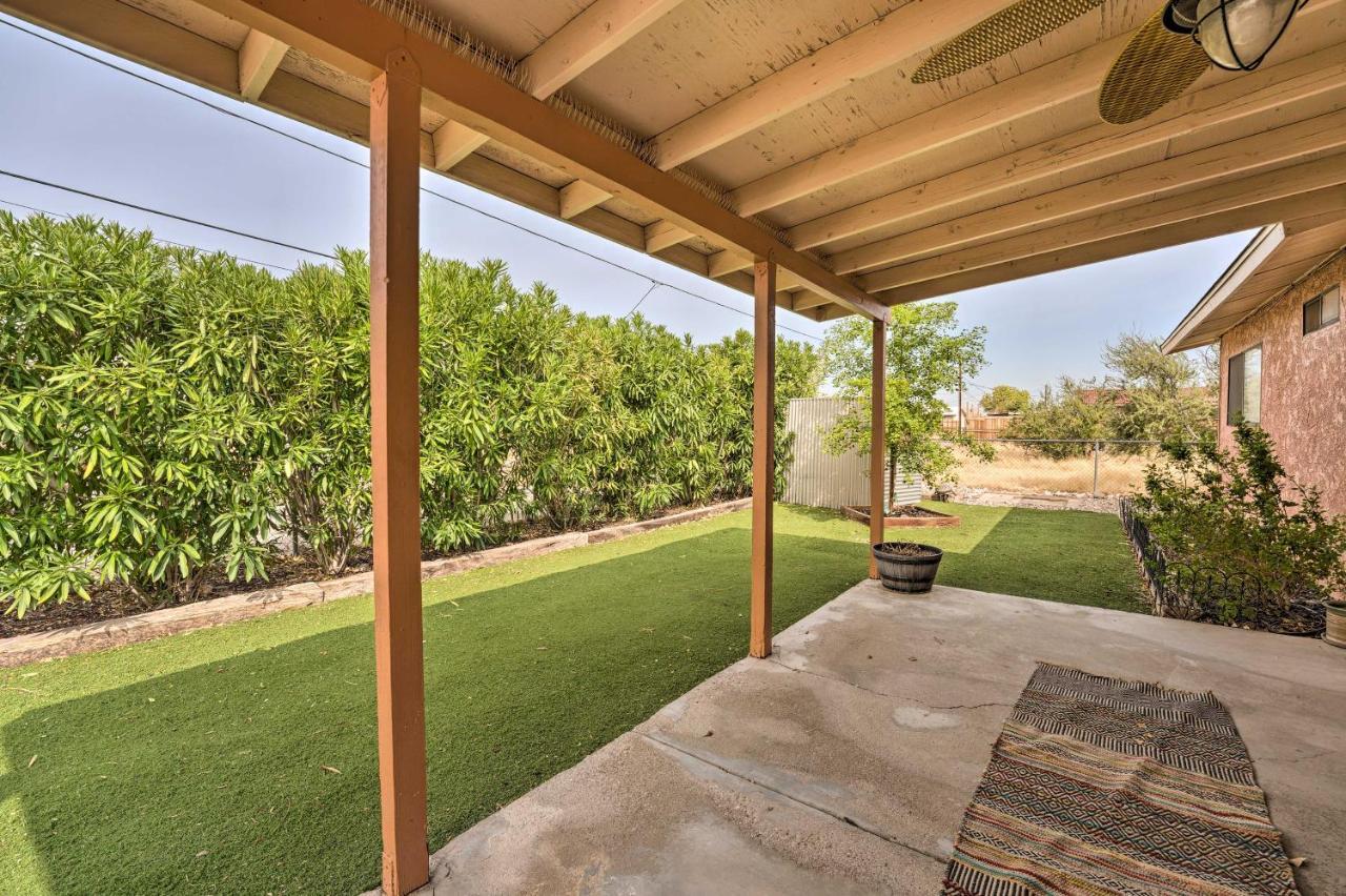Updated Family Home - 2 Blocks To Colorado River! Bullhead City Bagian luar foto