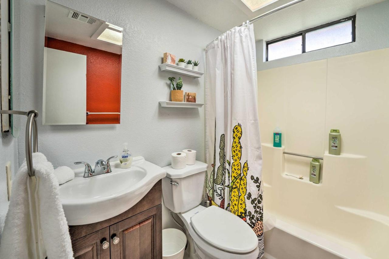 Updated Family Home - 2 Blocks To Colorado River! Bullhead City Bagian luar foto