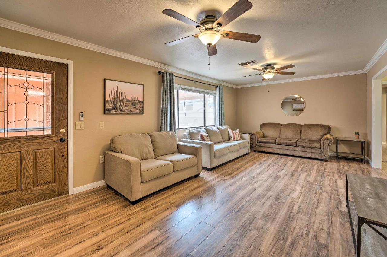 Updated Family Home - 2 Blocks To Colorado River! Bullhead City Bagian luar foto